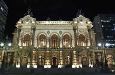 Um bar no subsolo do Theatro Municipal