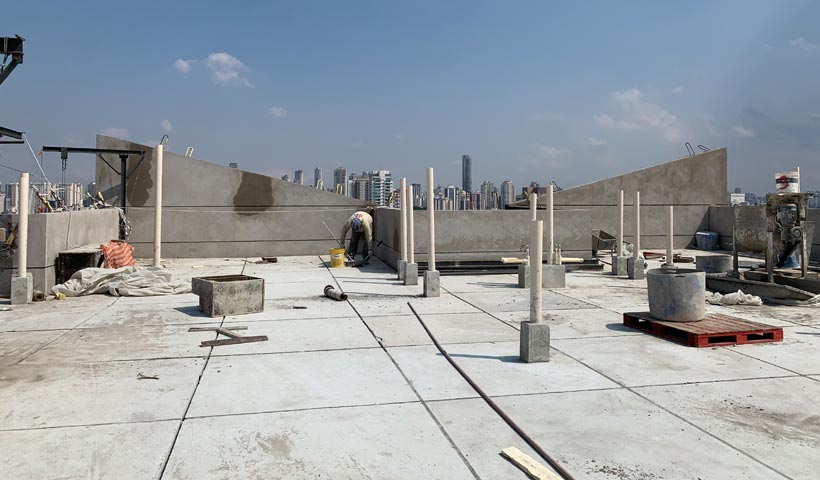 Contrapiso externo e emboço platibanda