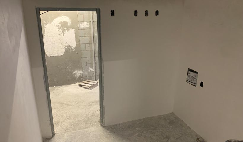 Escada - gesso liso